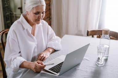 old lady on the computer boomer